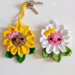 Crochet Sunflower Keychain Pattern 1