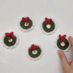 How To Crochet Christmas Wreath Pattern 1