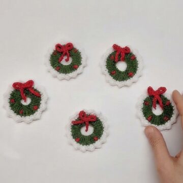 How To Crochet Christmas Wreath Pattern 1