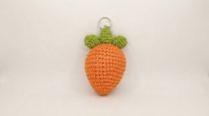 Easy Crochet Carrot Keychain 🥕 Amigurumi Keychain Tutorial (2)