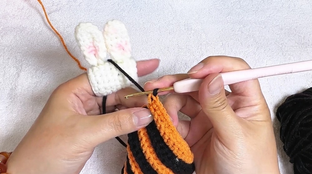 How to Crochet a Mini Pumpkin 🎃🎃Easy Halloween Amigurumi Tutorial (3)