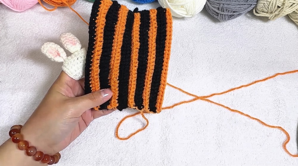 How to Crochet a Mini Pumpkin 🎃🎃Easy Halloween Amigurumi Tutorial (4)