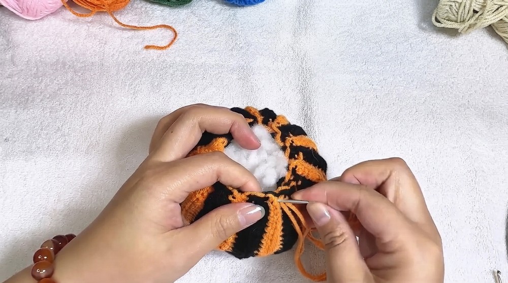 How to Crochet a Mini Pumpkin 🎃🎃Easy Halloween Amigurumi Tutorial (5)