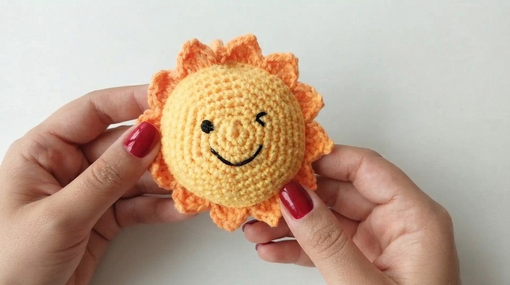 How to crochet SUN Amigurumi Keychain or Bagcharm or Car mirror hanging (5)