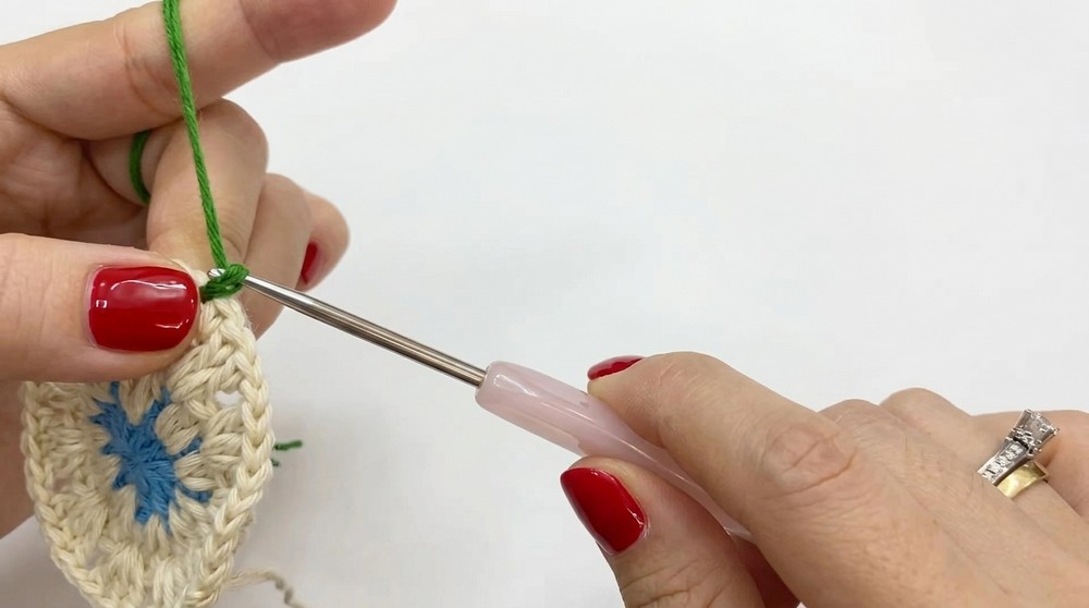 Simple way to crochet bellflower coasters Bobali Handmade crochet (5)