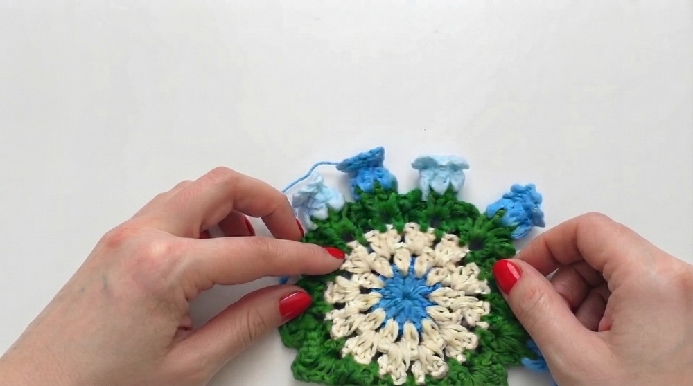 Simple way to crochet bellflower coasters Bobali Handmade crochet (8)