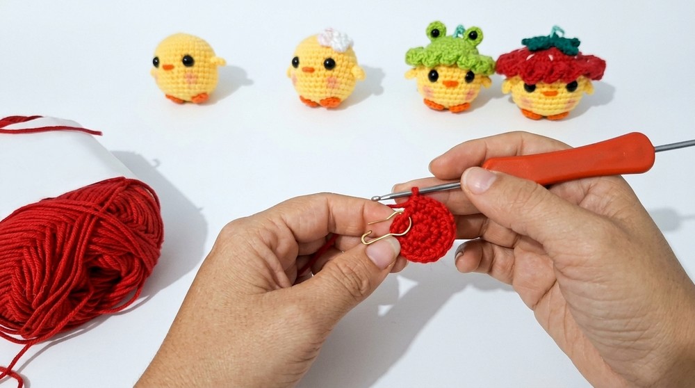 Crochet Chick Keychain Pattern 1