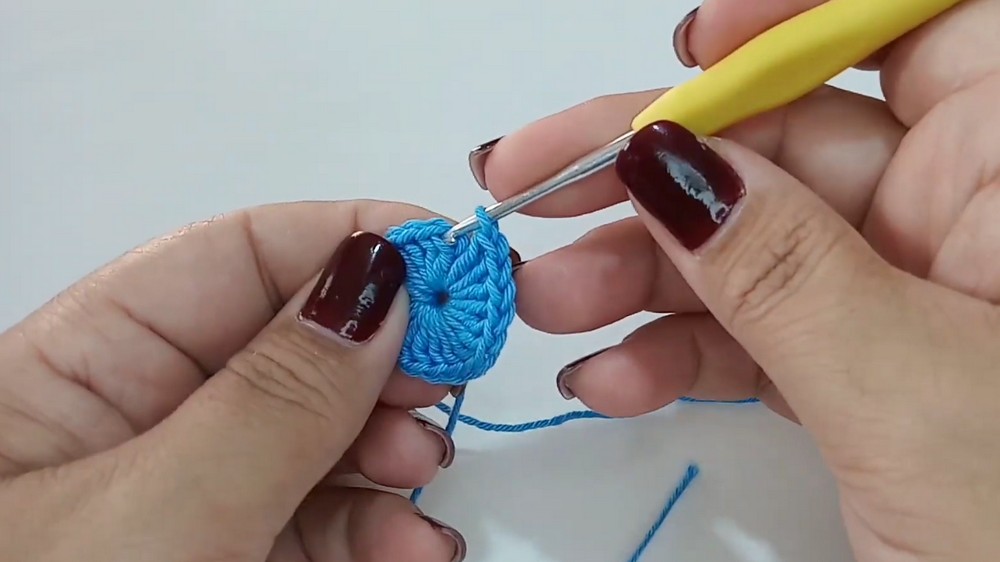 Crochet Chicken Keychain Pattern 1