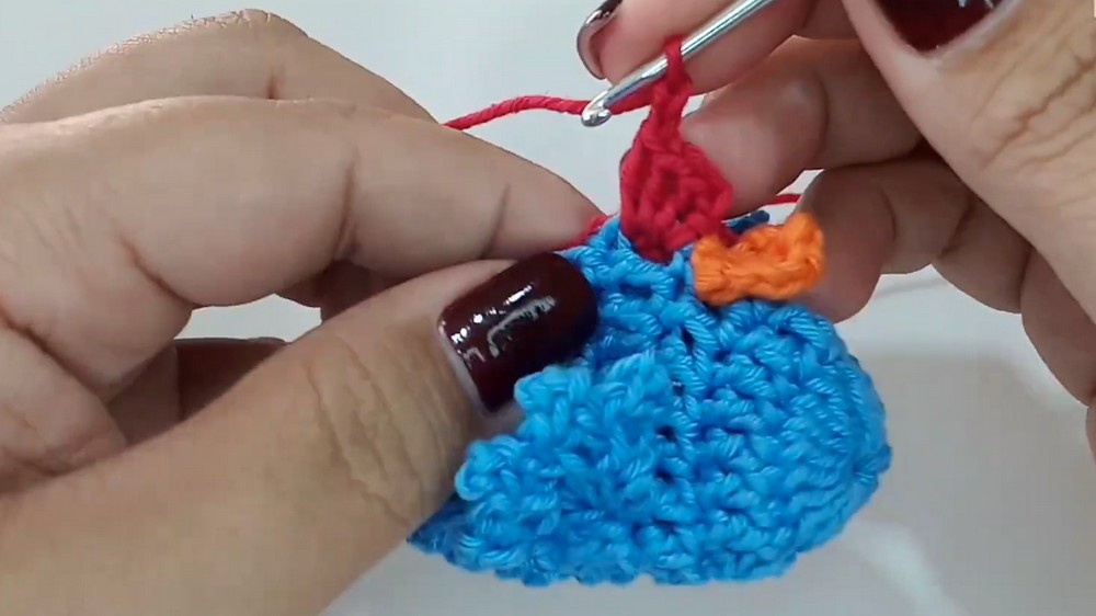 Crochet Chicken Keychain Pattern 3