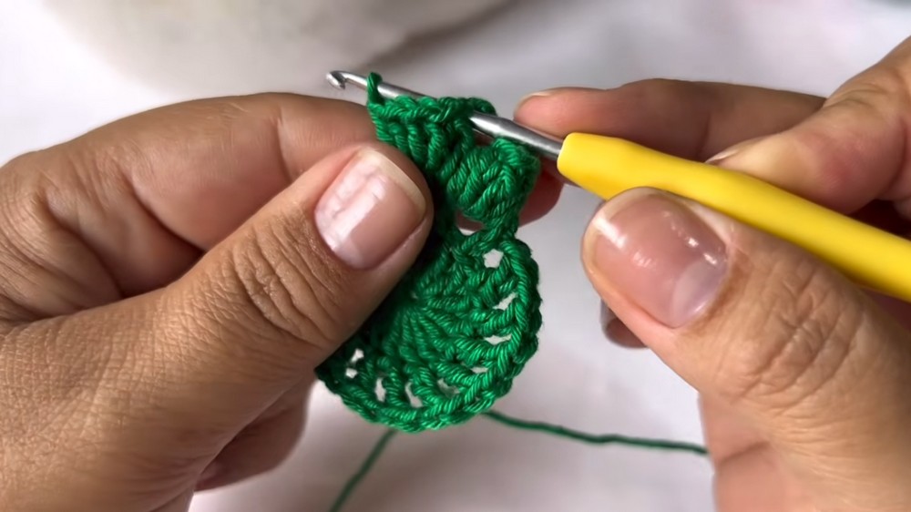 Crochet Christmas Flower Star Pattern 2