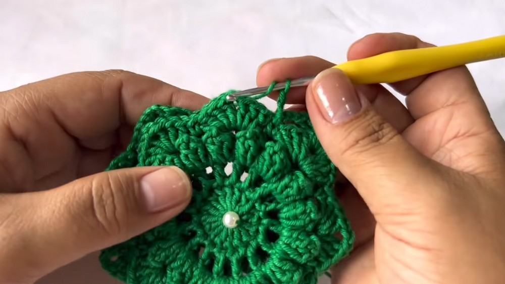 Crochet Christmas Flower Star Pattern 4