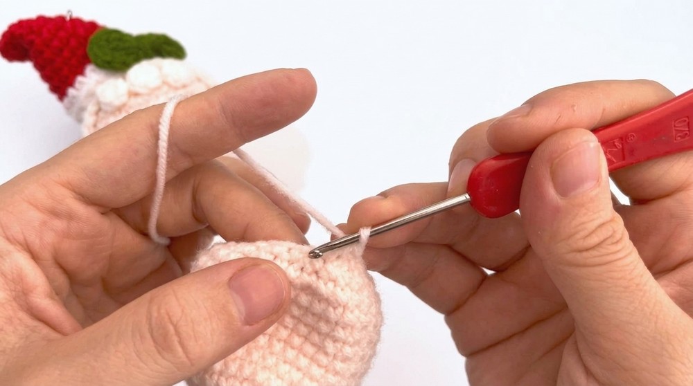 Crochet Christmas Mochi Pattern 2