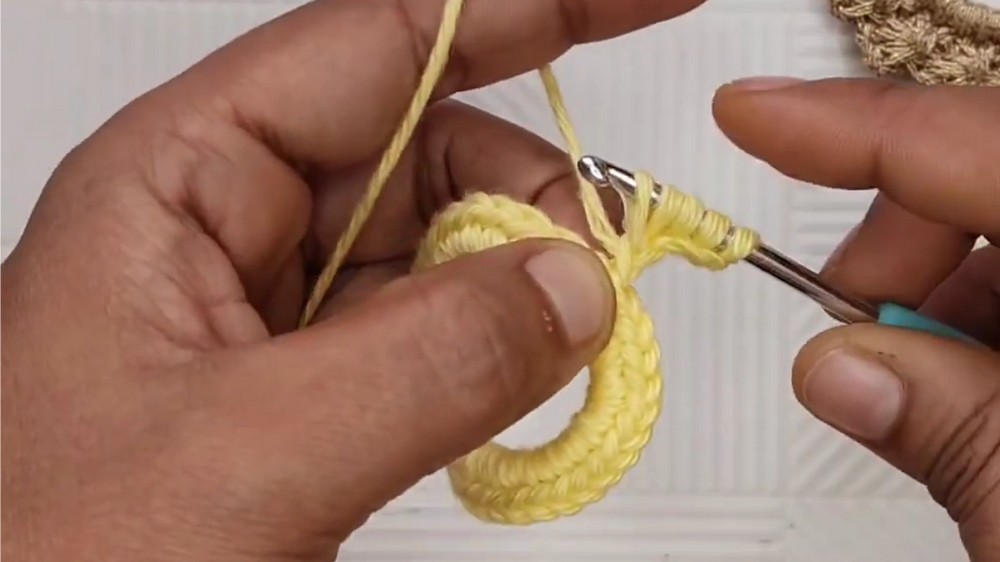 Crochet Christmas Wreath Pattern 2