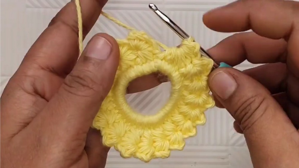 Crochet Christmas Wreath Pattern 3