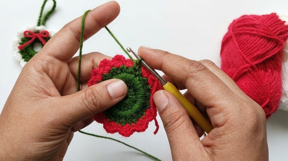 Crochet Christmas Wreath Pattern 3