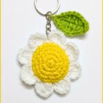 Crochet Daisy Keychain Pattern 6