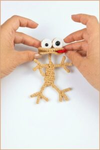 Crochet Frog Keychain Pattern 6