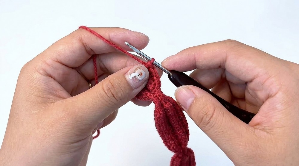 Crochet Hello Kitty Bow Keychain Pattern 2