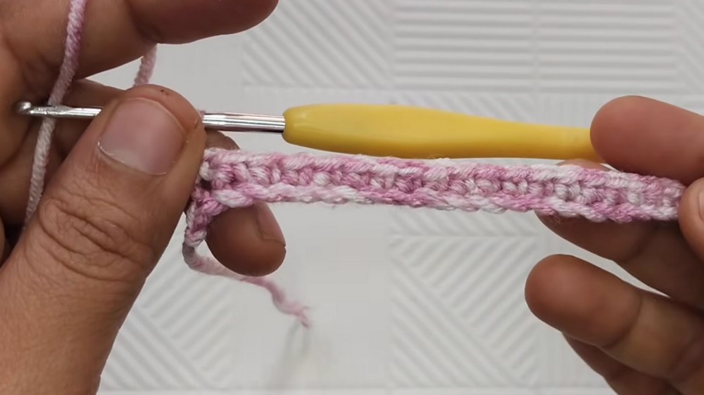 Crochet Mobile Pouch Pattern 1