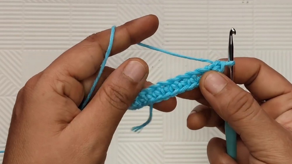 Crochet Mobile Pouch Pattern 1