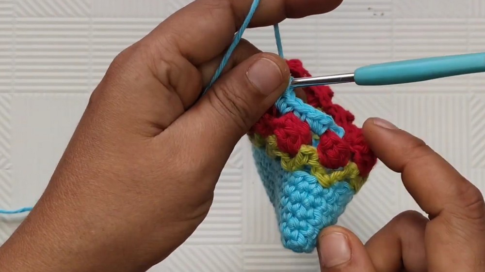 Crochet Mobile Pouch Pattern 3
