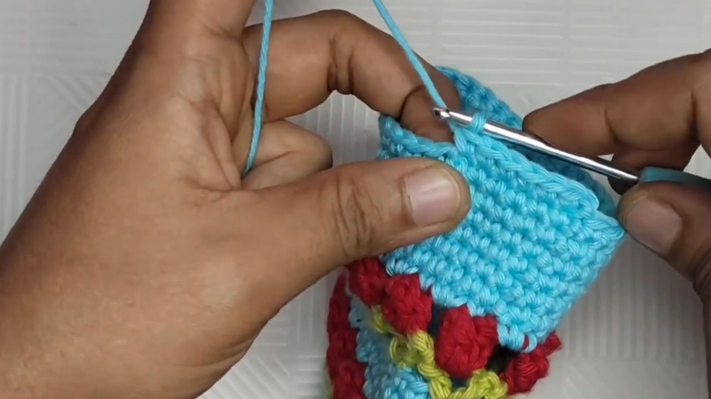 Crochet Mobile Pouch Pattern 4