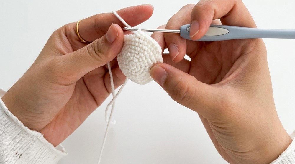 Crochet Spinning Cat Pattern 3