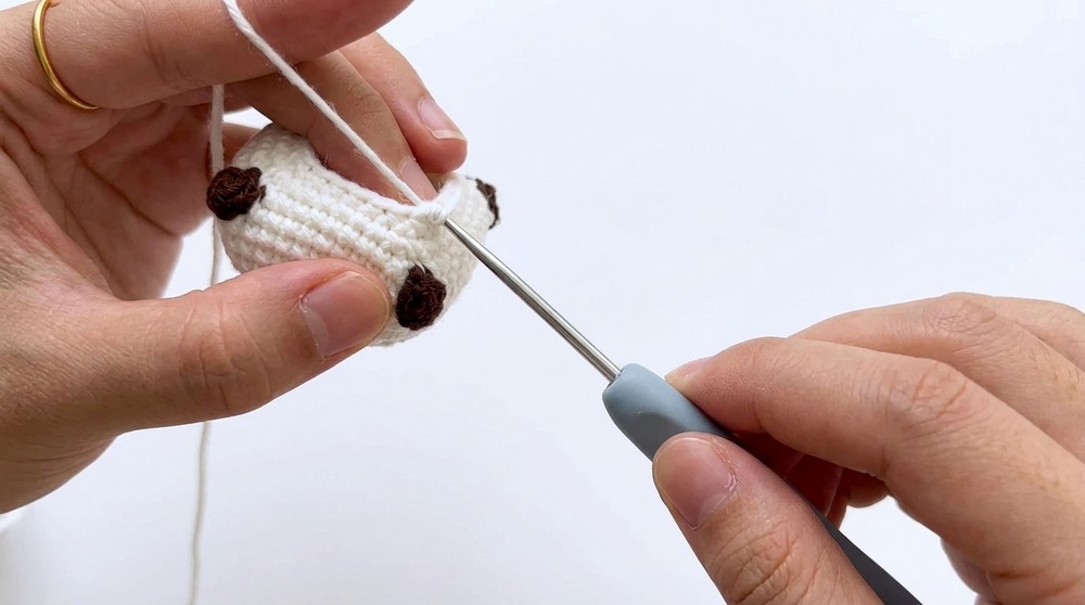 Crochet Spinning Cat Pattern 4