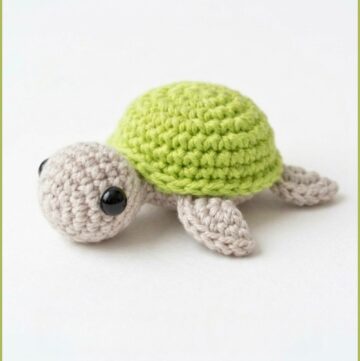Crochet Turtle Keychain Pattern 6