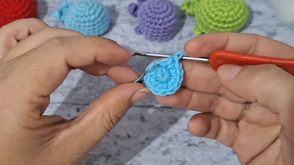 Crochet Whale Keychain Pattern 1