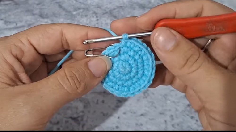 Crochet Whale Keychain Pattern 2
