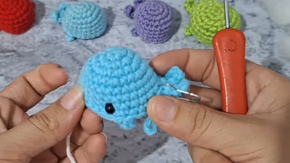 Crochet Whale Keychain Pattern 3