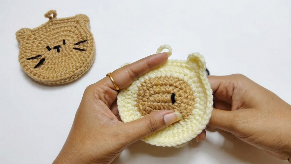 Crochet Kitten Pouch Pattern 4