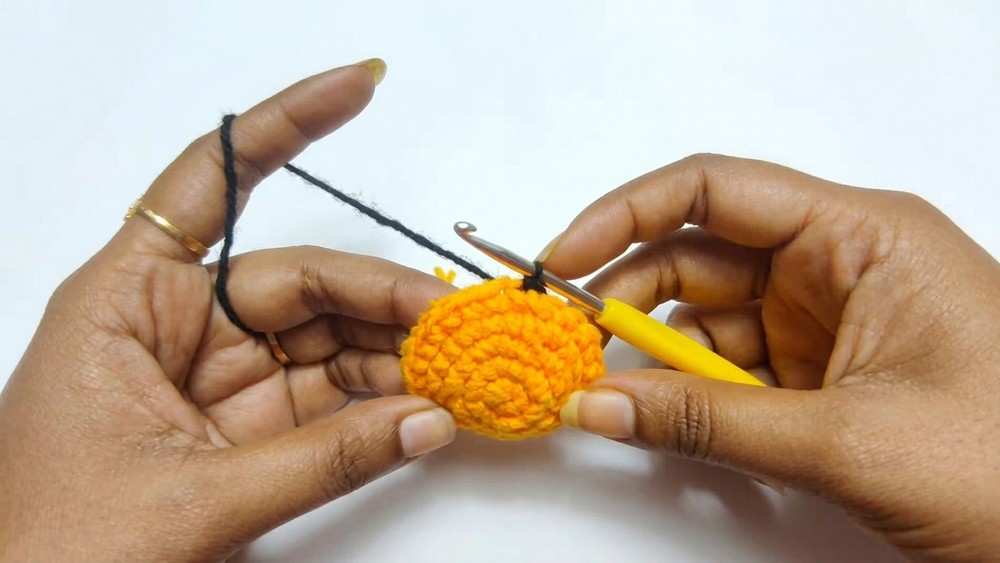 Crochet Honey Bee Pattern 2