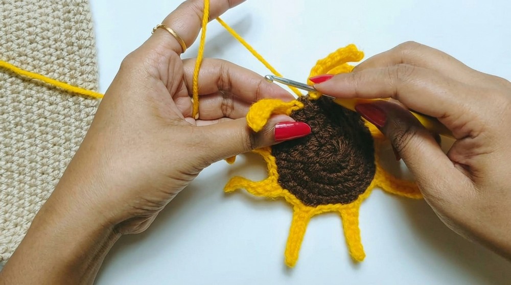 Crochet Sunflower Bag Pattern 3