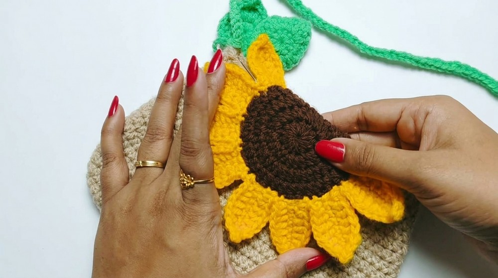 Crochet Sunflower Bag Pattern 4
