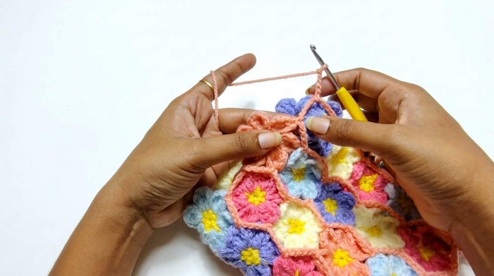 Crochet Puffy Flower Bag Pattern 4