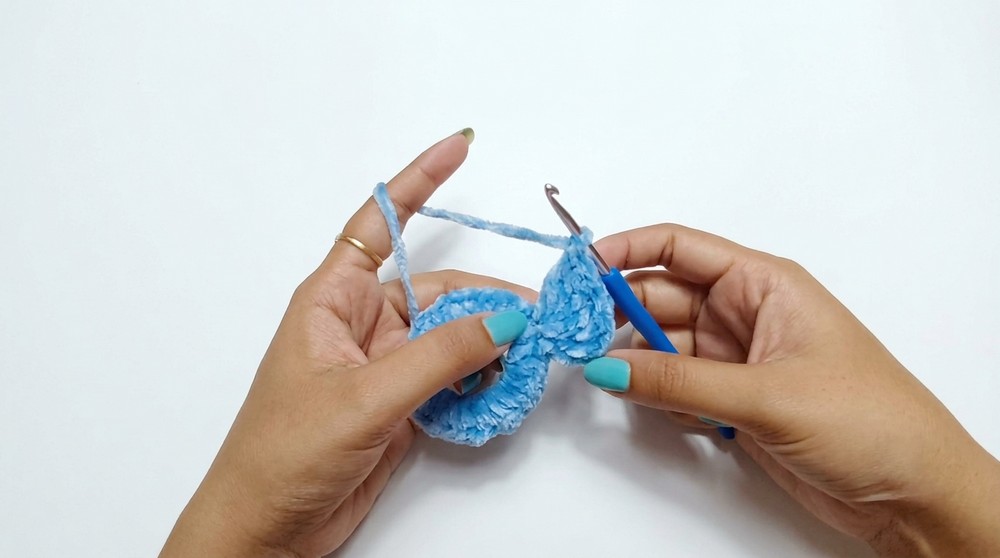 Crochet Velvet Scrunchie Pattern 3