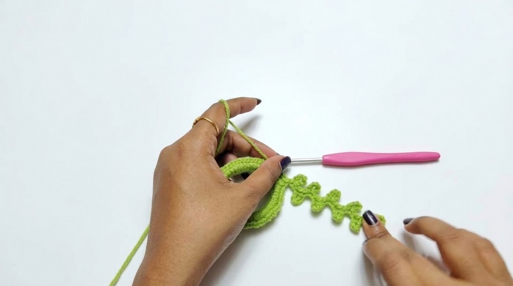 Crochet Sunflower Scrunchie Pattern 2