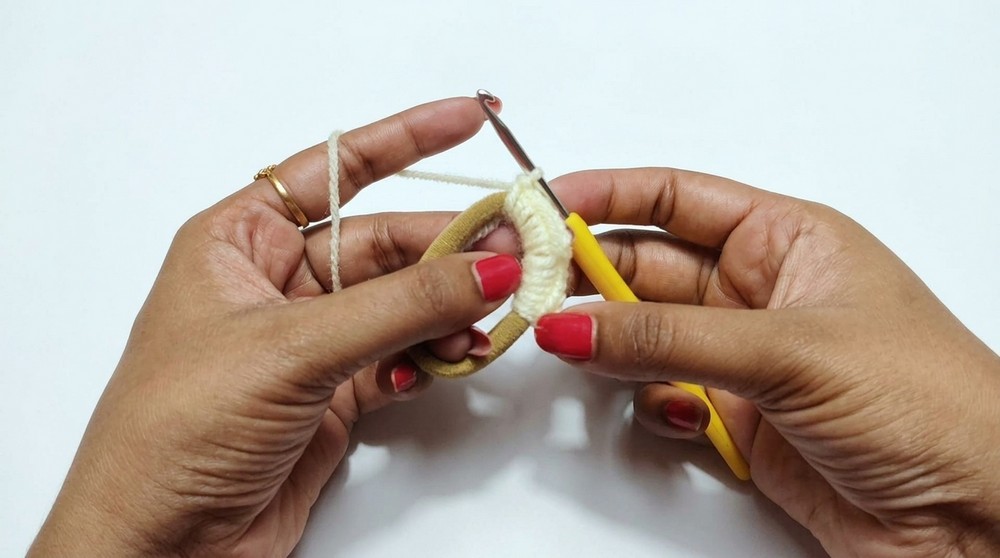Crochet Tulip Scrunchie Pattern 1
