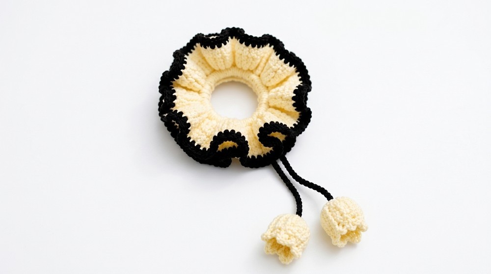 Crochet Tulip Scrunchie Pattern 5