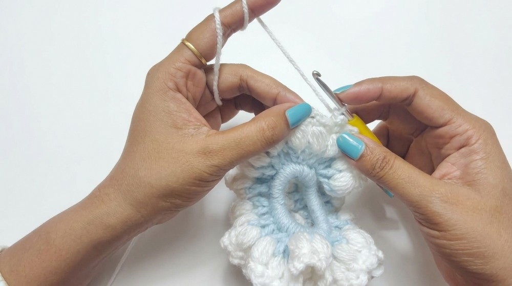 Crochet Puffy Lily Scrunchie Pattern 4