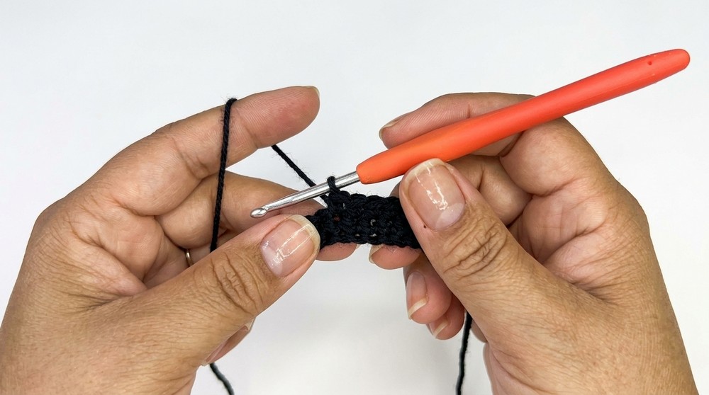 Crochet Pencil Hair Bow Pattern 4