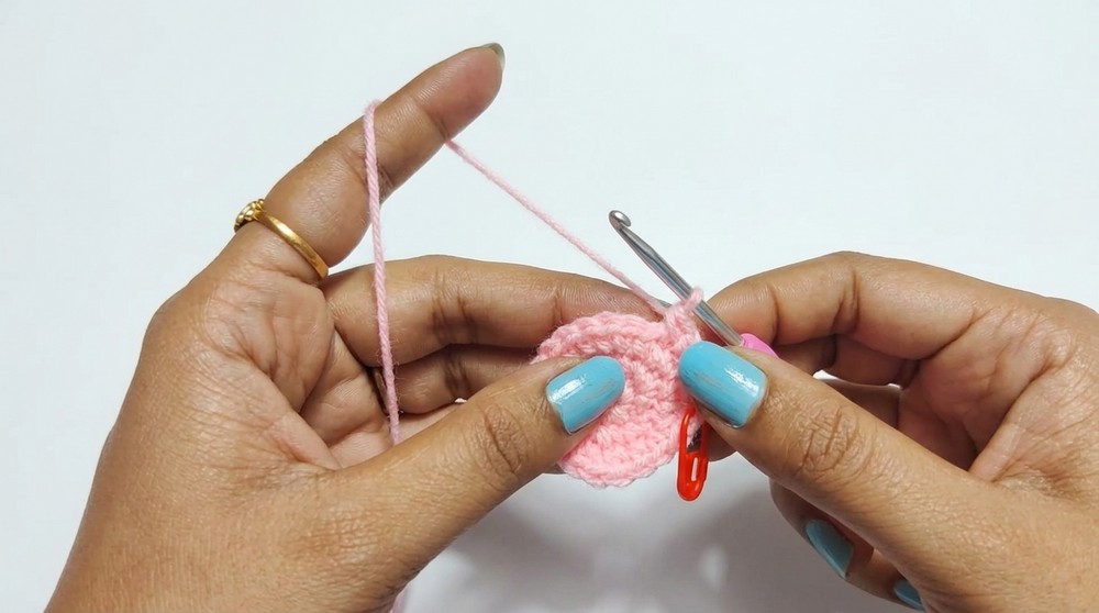 Crochet Tulip Hair Tie Pattern 2
