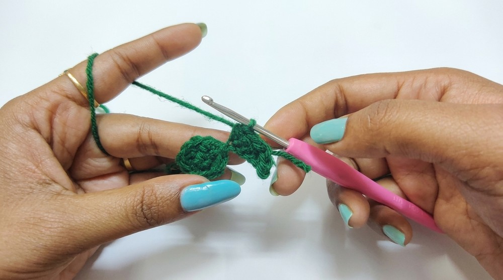 Crochet Beautiful Mini Rose Pattern 4