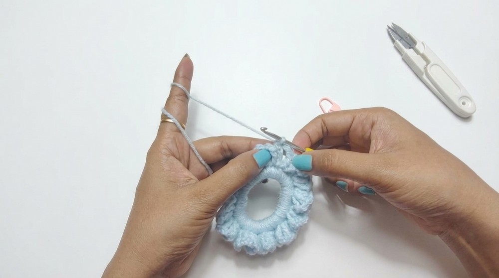 Crochet Puffy Lily Scrunchie Pattern 2