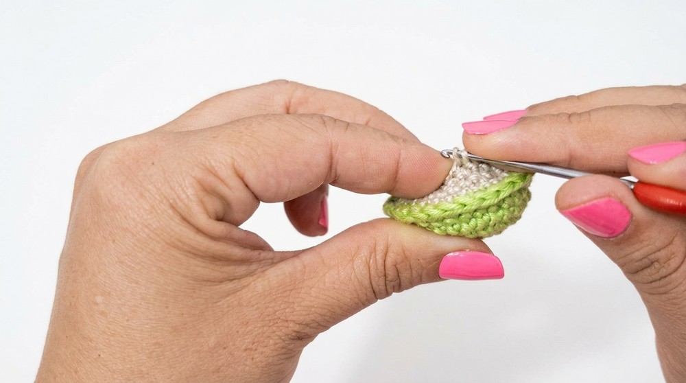 Crochet Turtle Keychain Pattern 2
