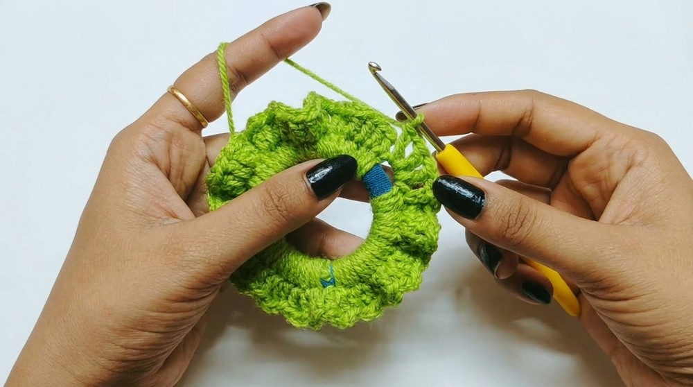Crochet Flower Scrunchie Pattern 2