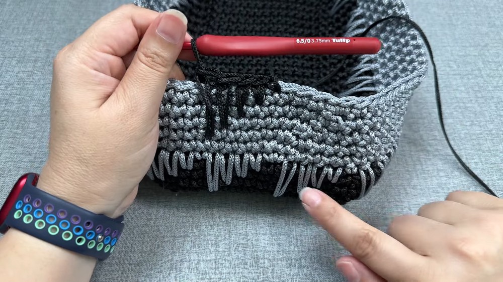 Crochet Beautiful Purse Pattern 4