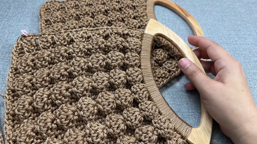 Crochet Beautiful Handbag Pattern 4
